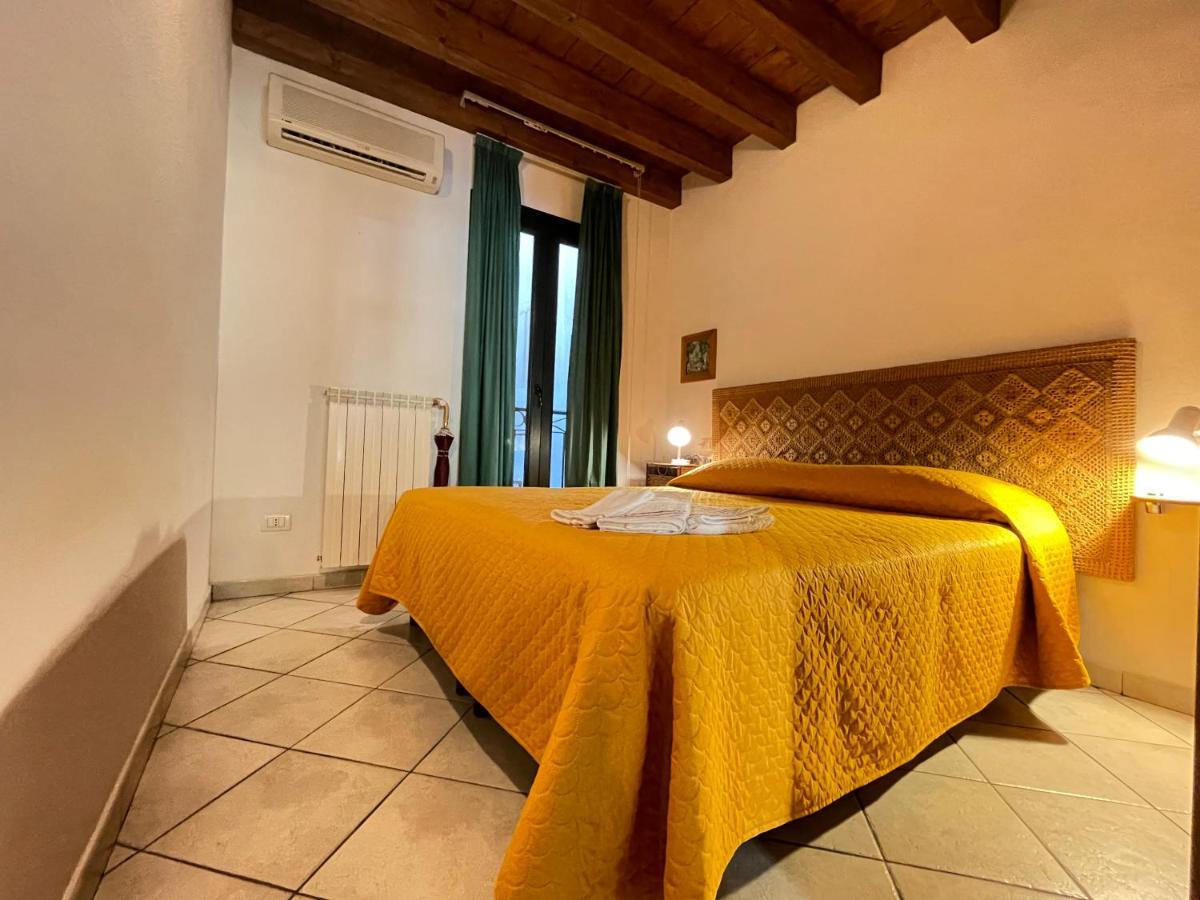 La Casa Gialla *